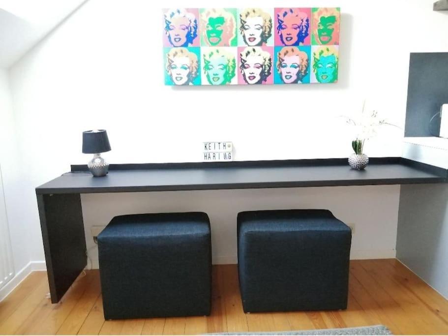 The Pop-Art Luxury Suite Шарлеруа Экстерьер фото