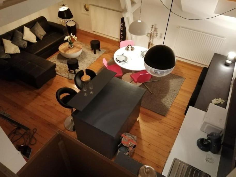 The Pop-Art Luxury Suite Шарлеруа Экстерьер фото